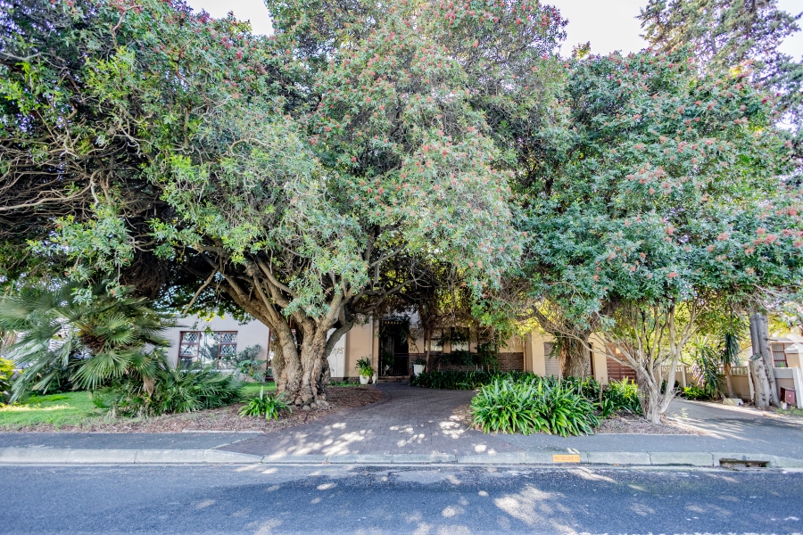 4 Bedroom Property for Sale in Oostersee Western Cape